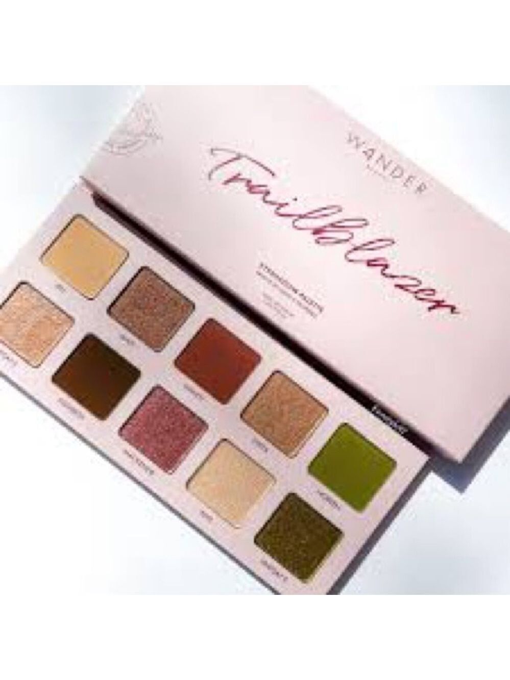 WANDER BEAUTY
Trailblazer Eyeshadow Palette
